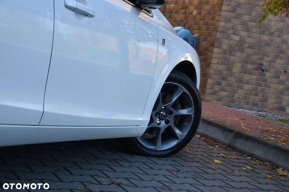 Volvo V40 D2 Drive-E Ocean Race - 35