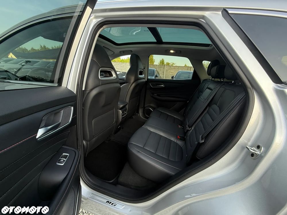 MG EHS PHEV Luxury - 28