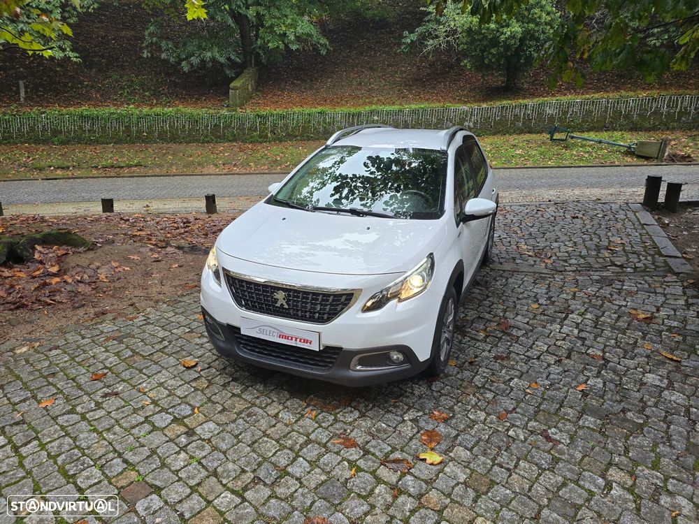 Peugeot 2008 1.2 PureTech Signature - 4