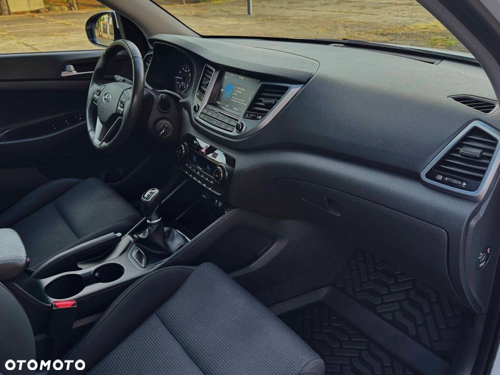 Hyundai Tucson 1.6 GDI BlueDrive Style 2WD - 26