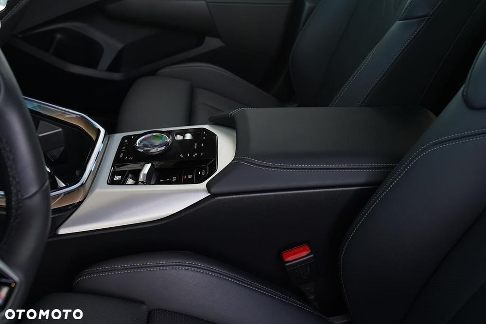 BMW X3 xDrive20 mHEV - 10