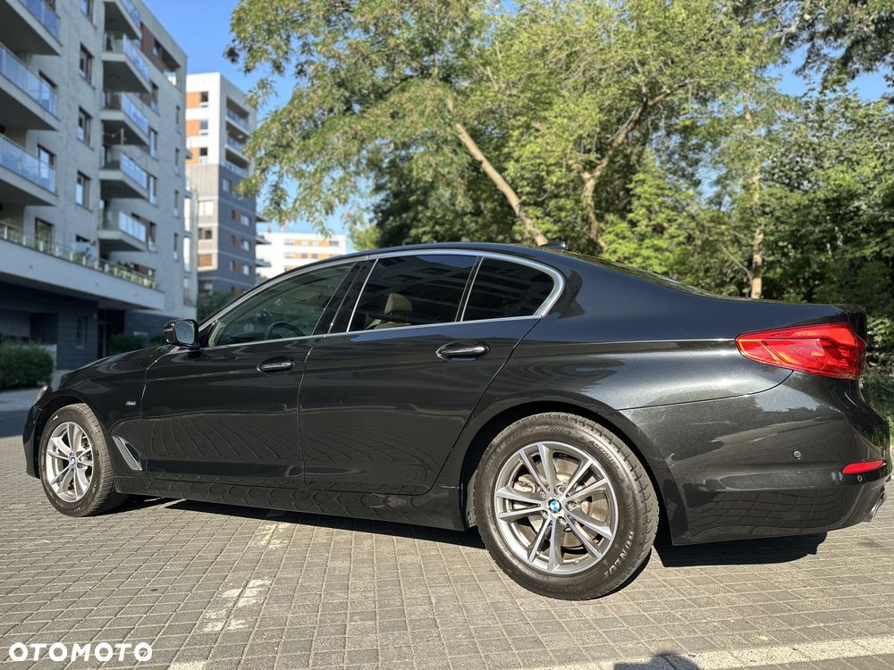 BMW Seria 5 520d xDrive - 29