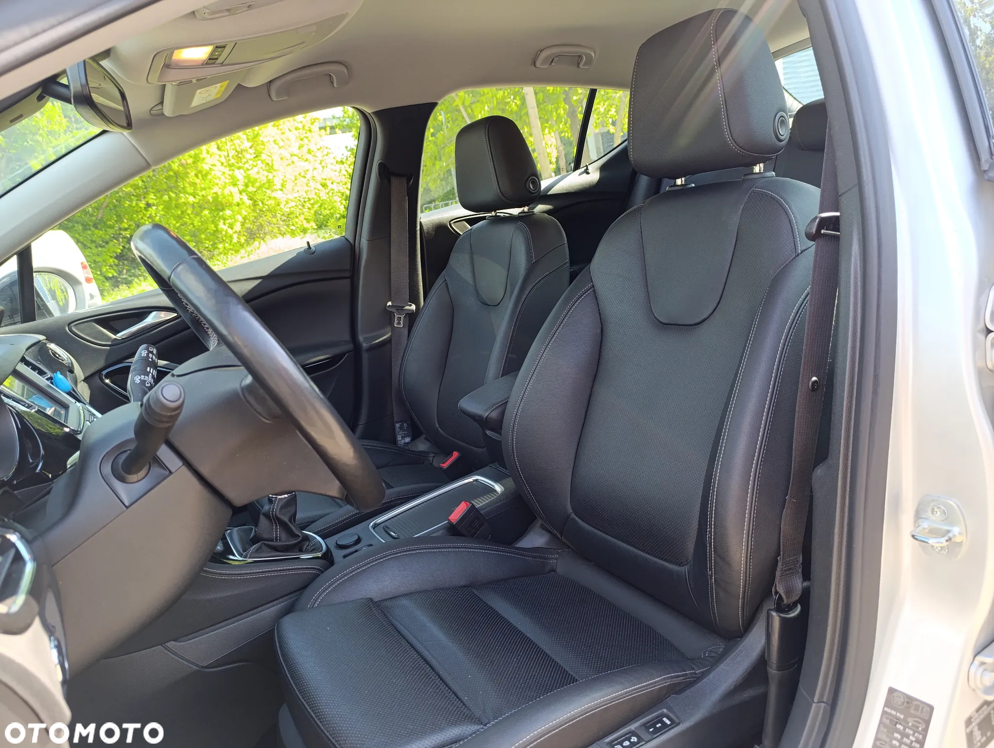Opel Astra V 1.2 T Elegance S&S - 16