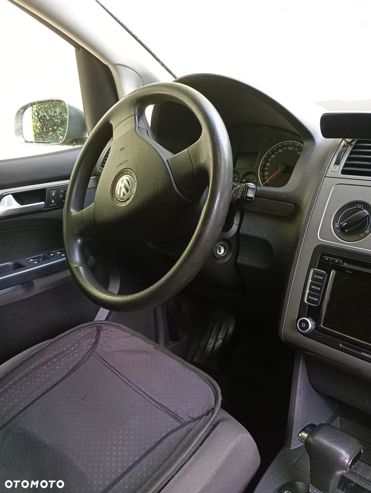 Volkswagen Touran 1.9 TDI DPF Highline DSG - 3