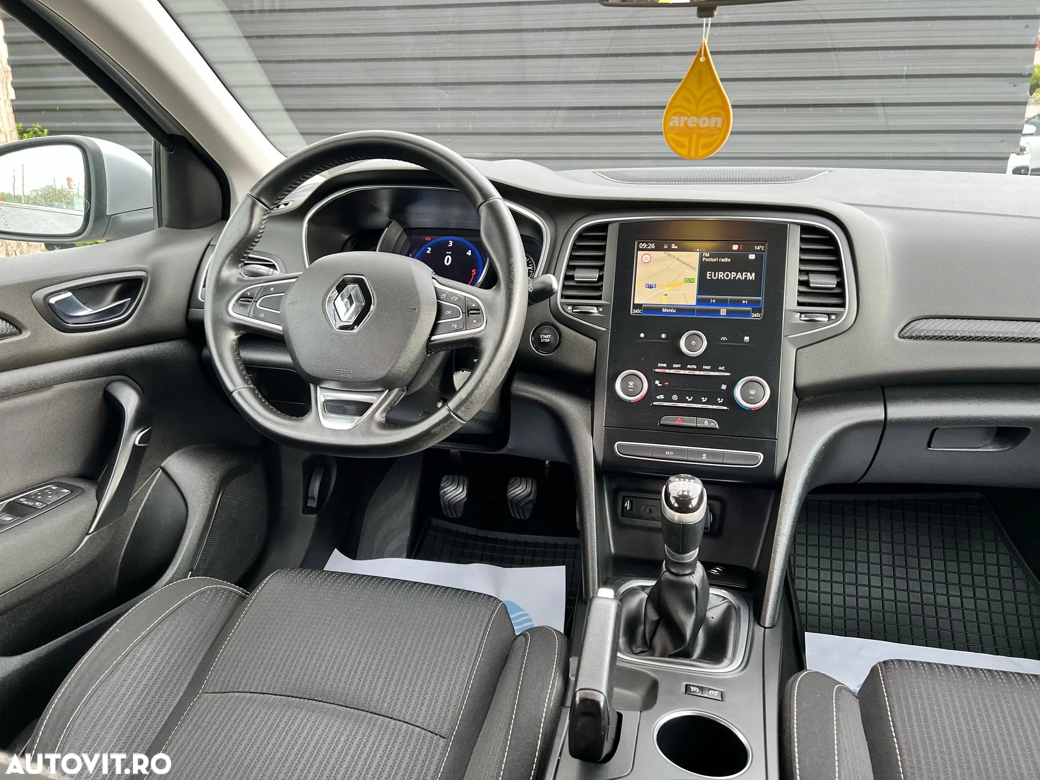 Renault Megane BLUE dCi Limited - 8