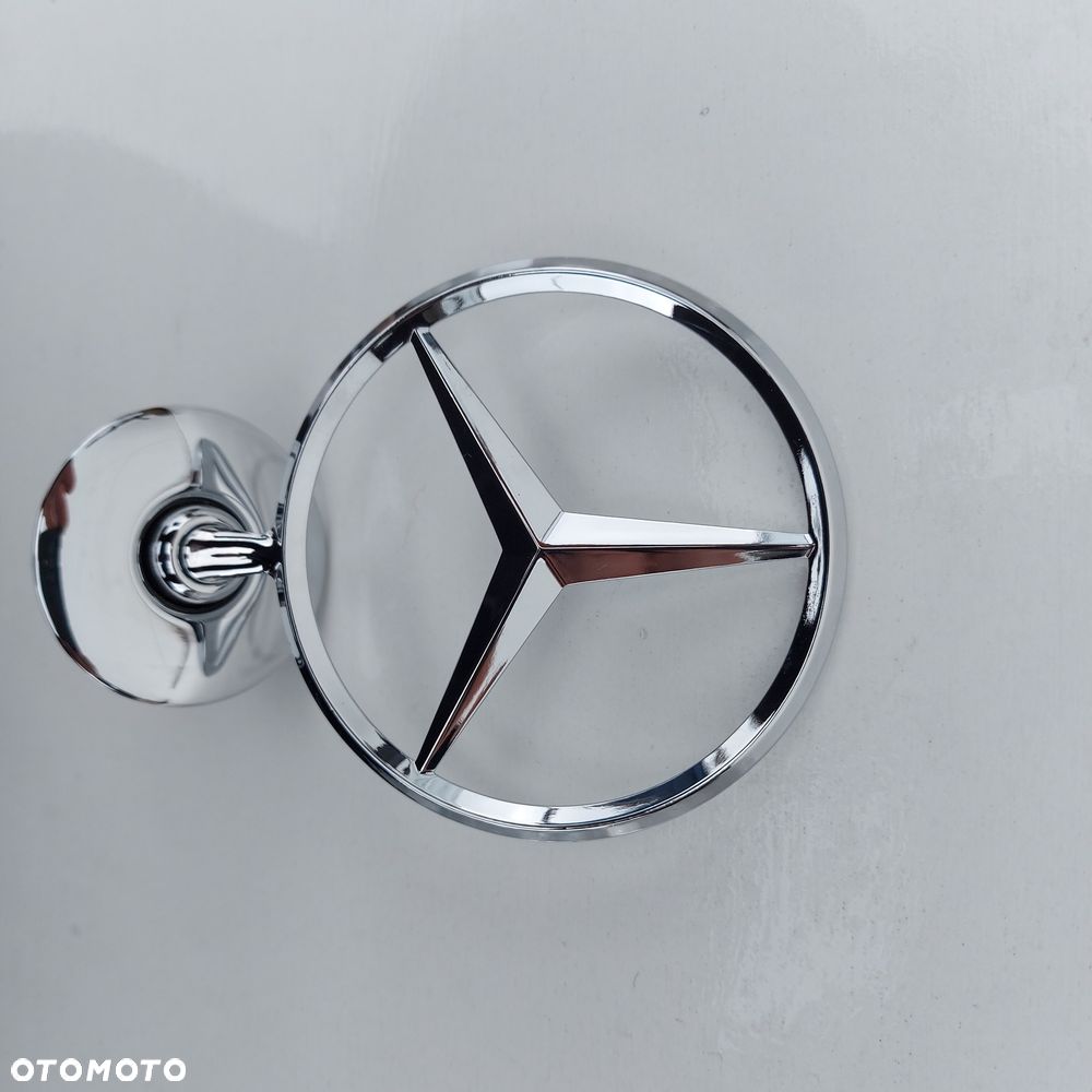 ZNACZEK EMBLEMAT NA MASKE MERCEDES GLE W167 C W204 E W211 W212 W213 S W221 W222 W223 EQS W296 ORYGINAL NOWY 2218800086 - 2