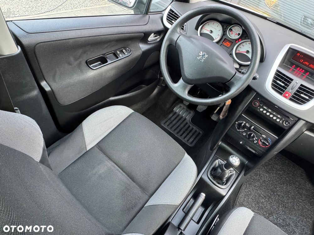 Peugeot 207 95 VTi Urban Style - 21