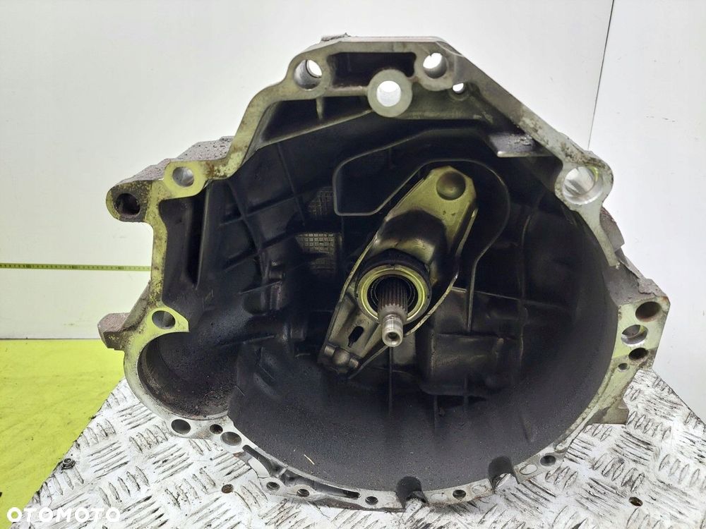Skrzynia biegów Manualna Audi A4 B6 8E 2000-2004 1,6 8V B HFC 5 BIEGOWA - 6