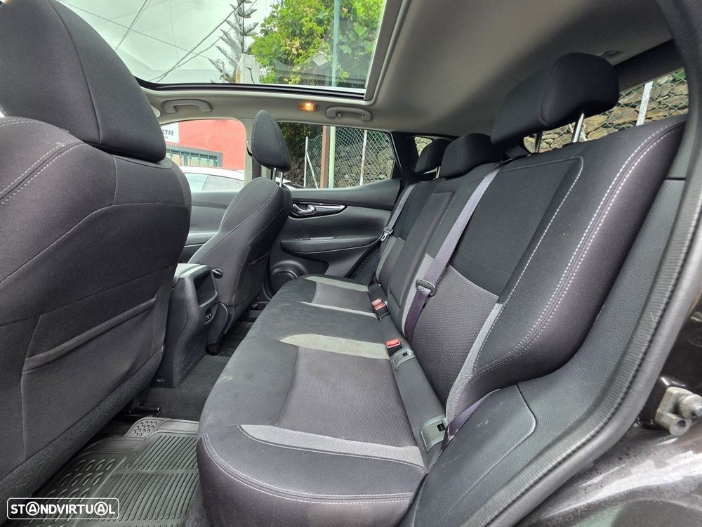 Nissan Qashqai 1.5 dCi N-Connecta J18 - 8