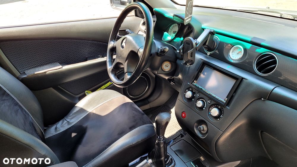 Mitsubishi Outlander - 16