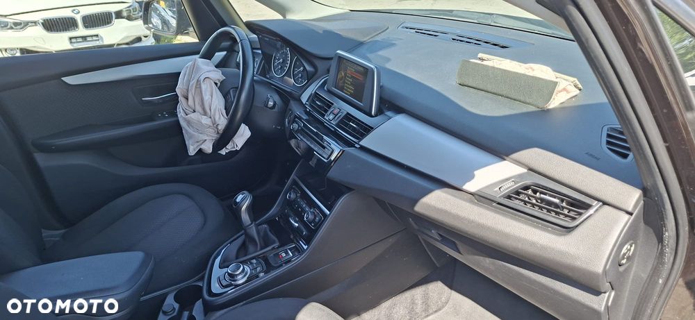 BMW Seria 2 218i - 13