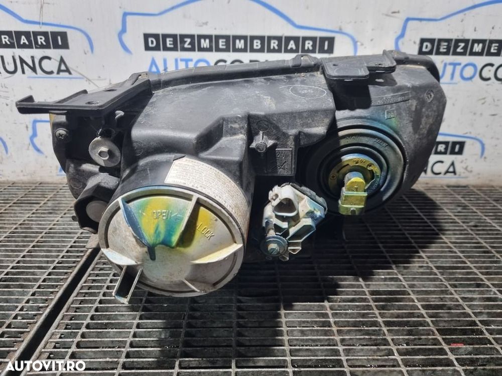 Far Stanga Suzuki Grand Vitara 2006 - 2012 SUV 4 Usi (1308) Xenon - 3