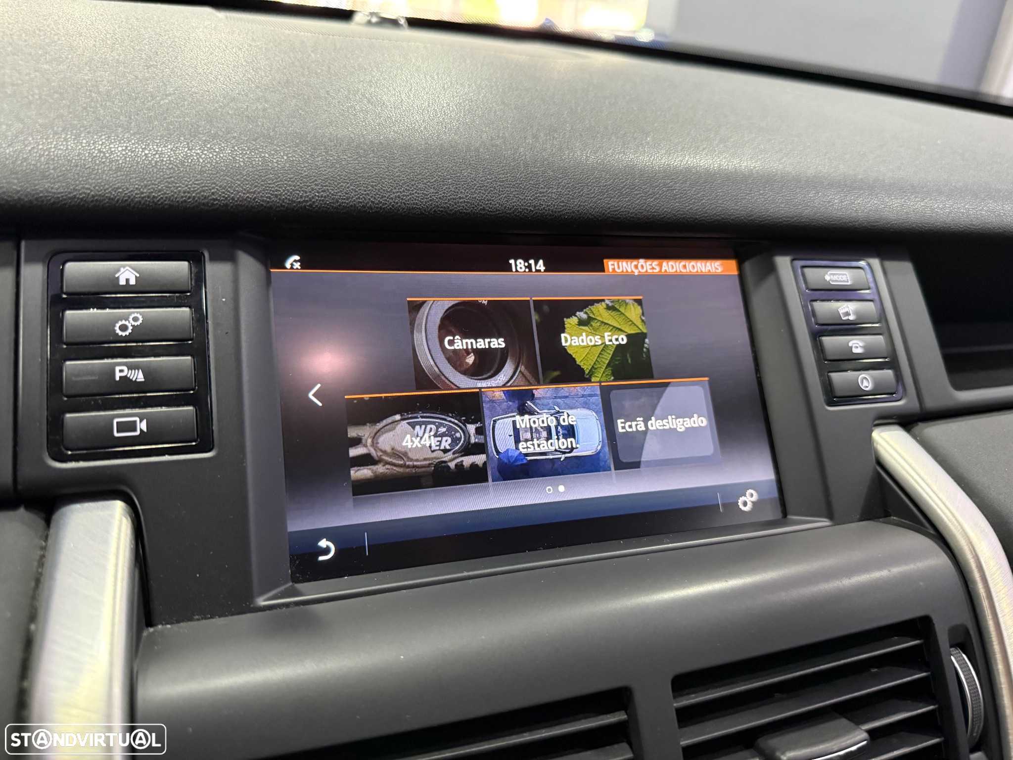 Land Rover Discovery Sport 2.0 TD4 HSE Auto - 38