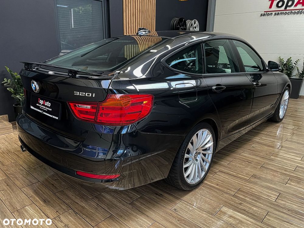 BMW 3GT 320i M Sport - 8