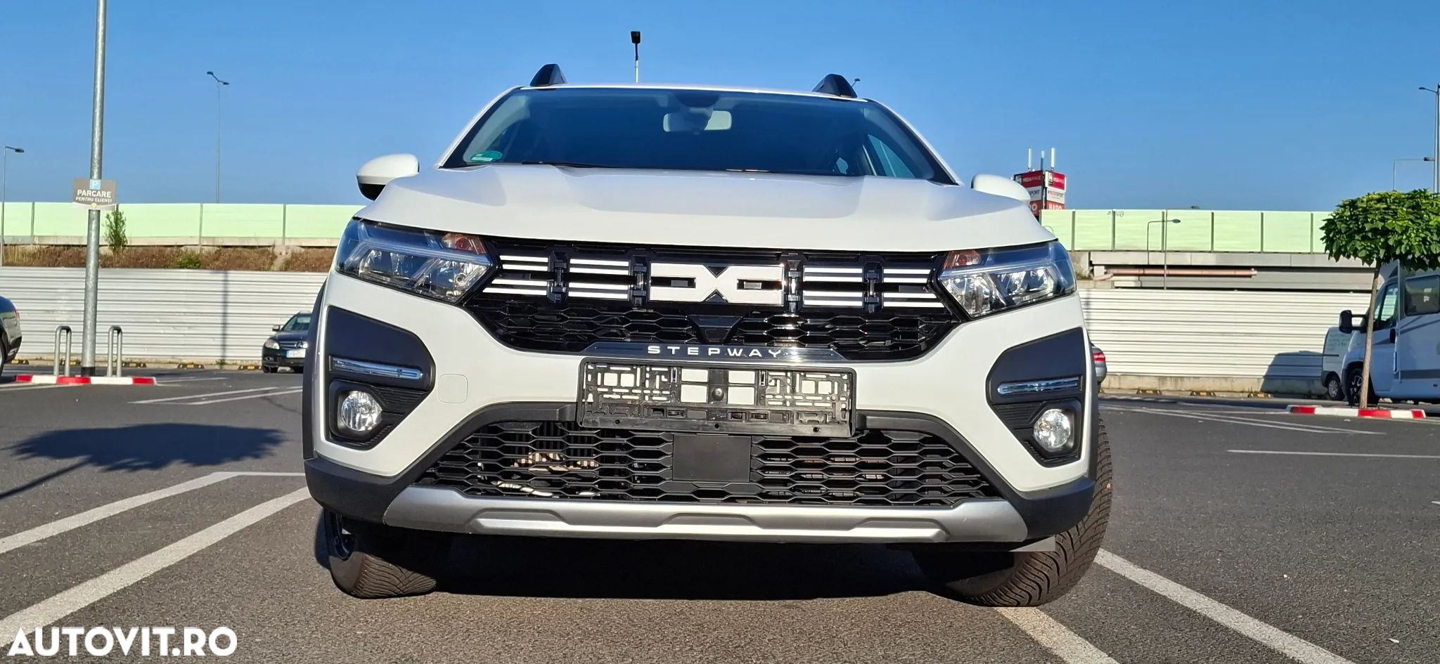 Dacia Sandero Stepway TCe 110 Expression + - 1