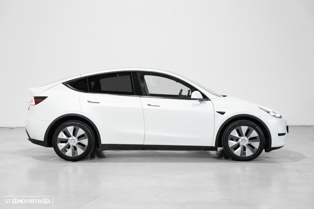 Tesla Model Y Long Range Dual Motor AWD - 3