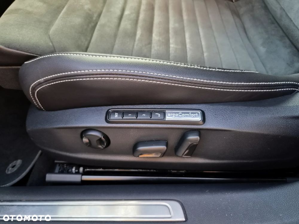 Volkswagen Passat 2.0 TDI EVO Elegance DSG - 8