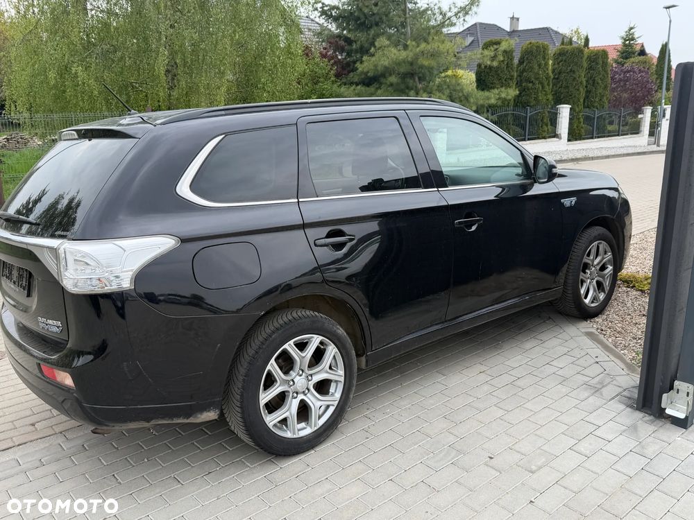 Mitsubishi Outlander 2.0 4WD Plus - 32