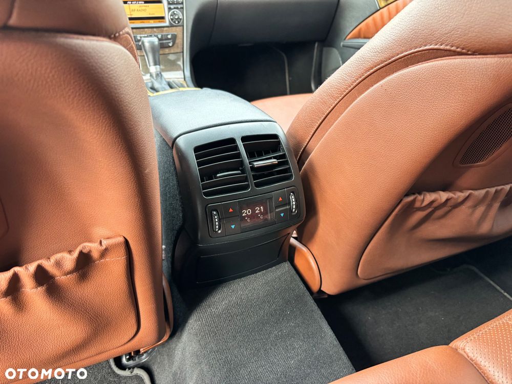 Mercedes-Benz Klasa E 500 4-Matic Avantgarde - 17