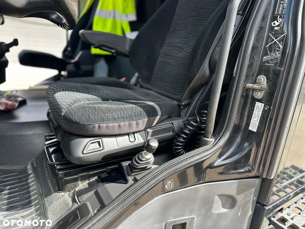 Mercedes-Benz AROCS - 4