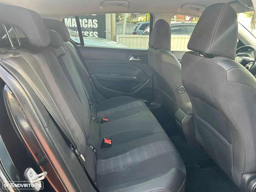 Peugeot 308 1.5 BlueHDi Allure Pack EAT8 - 40