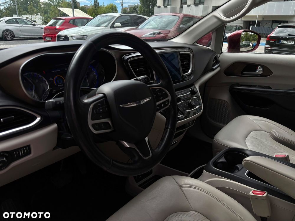 Chrysler Pacifica - 21