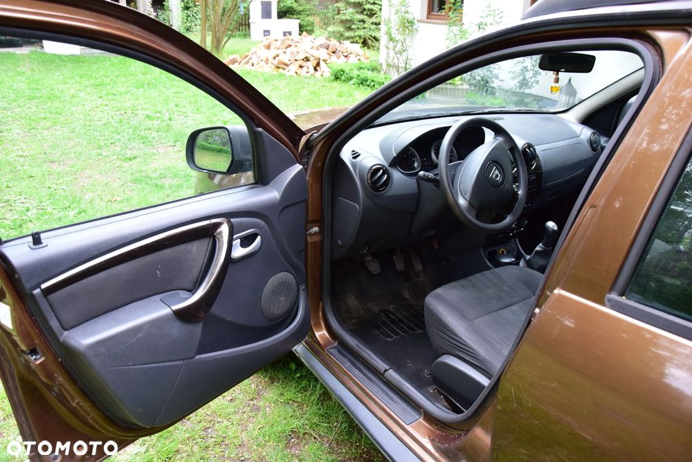 Dacia Duster 1.6 Laureate - 14