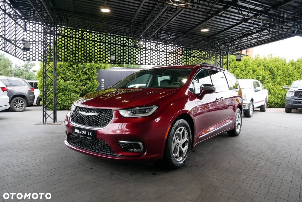 Chrysler Pacifica - 1