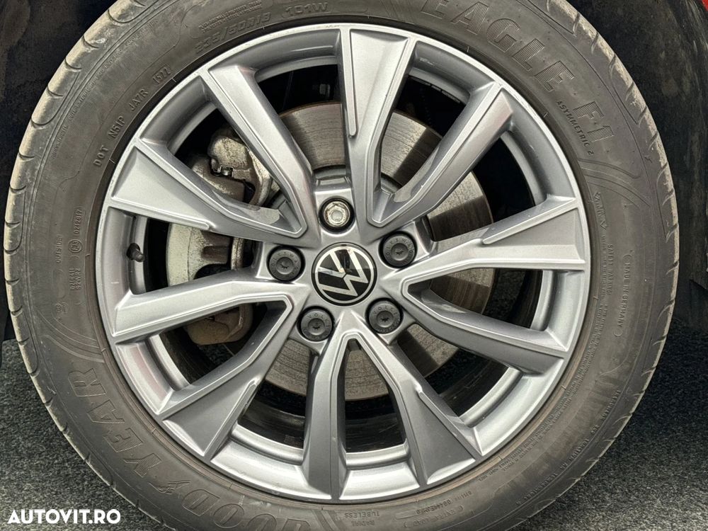 Volkswagen Multivan - 23