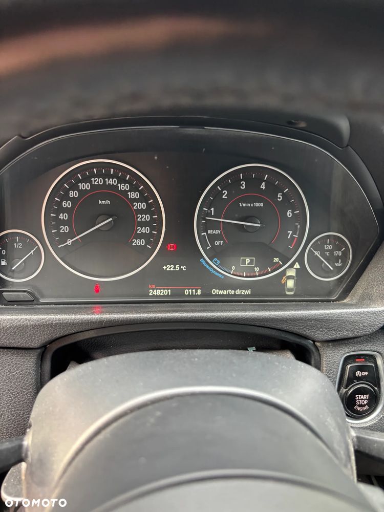 BMW Seria 3 330i xDrive M Sport Shadow sport - 9