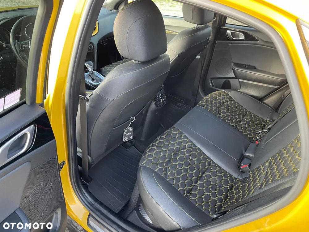 Kia XCeed - 12