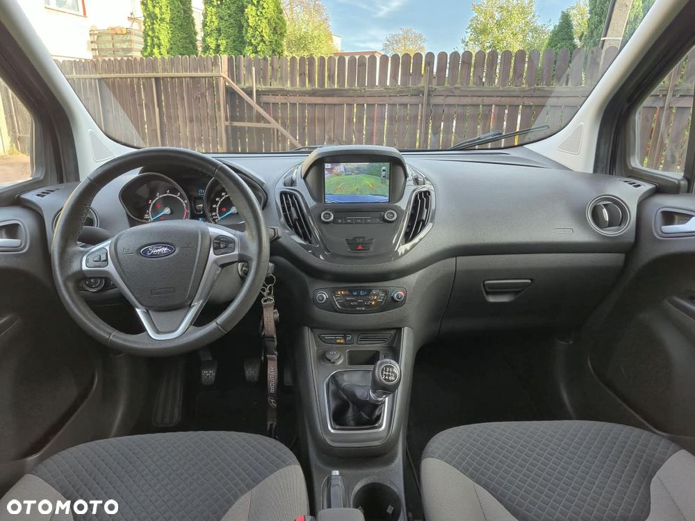Ford Tourneo Courier - 24