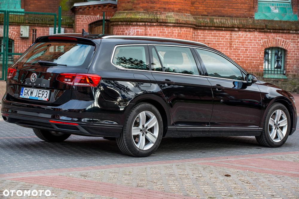 Volkswagen Passat 2.0 TDI SCR DSG Comfortline - 2