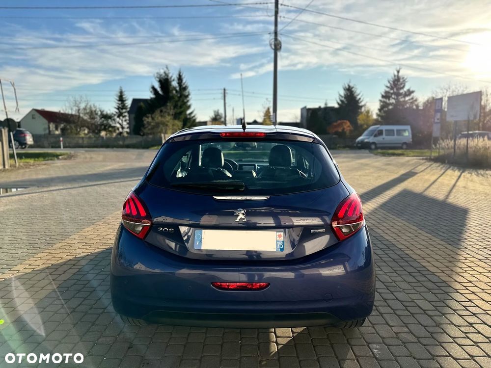 Peugeot 208 - 14