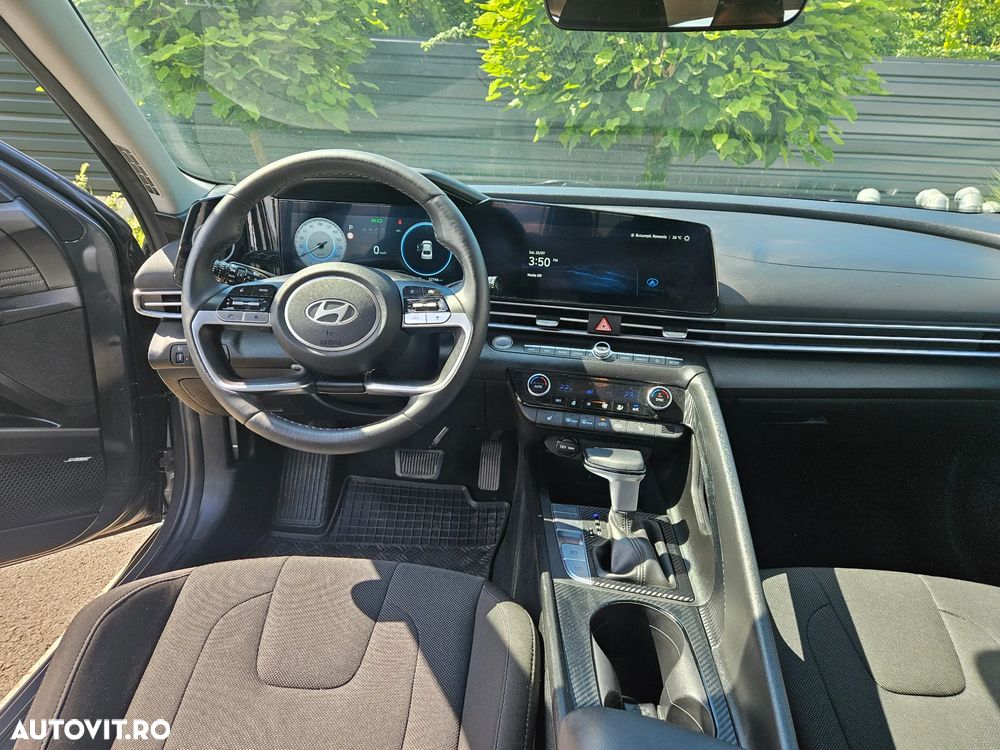 Hyundai Elantra 1.6 l 123 CP CVT Exclusive - 11