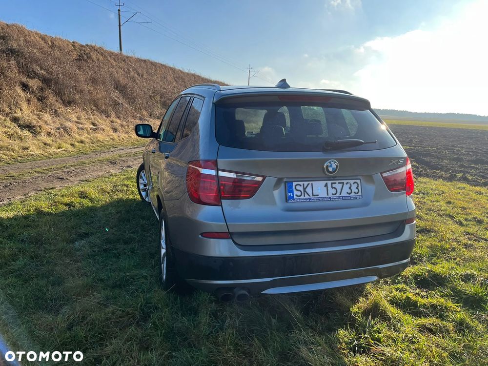 BMW X3 xDrive28i Sport-Aut - 3