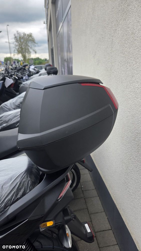 Kymco Skytown - 9