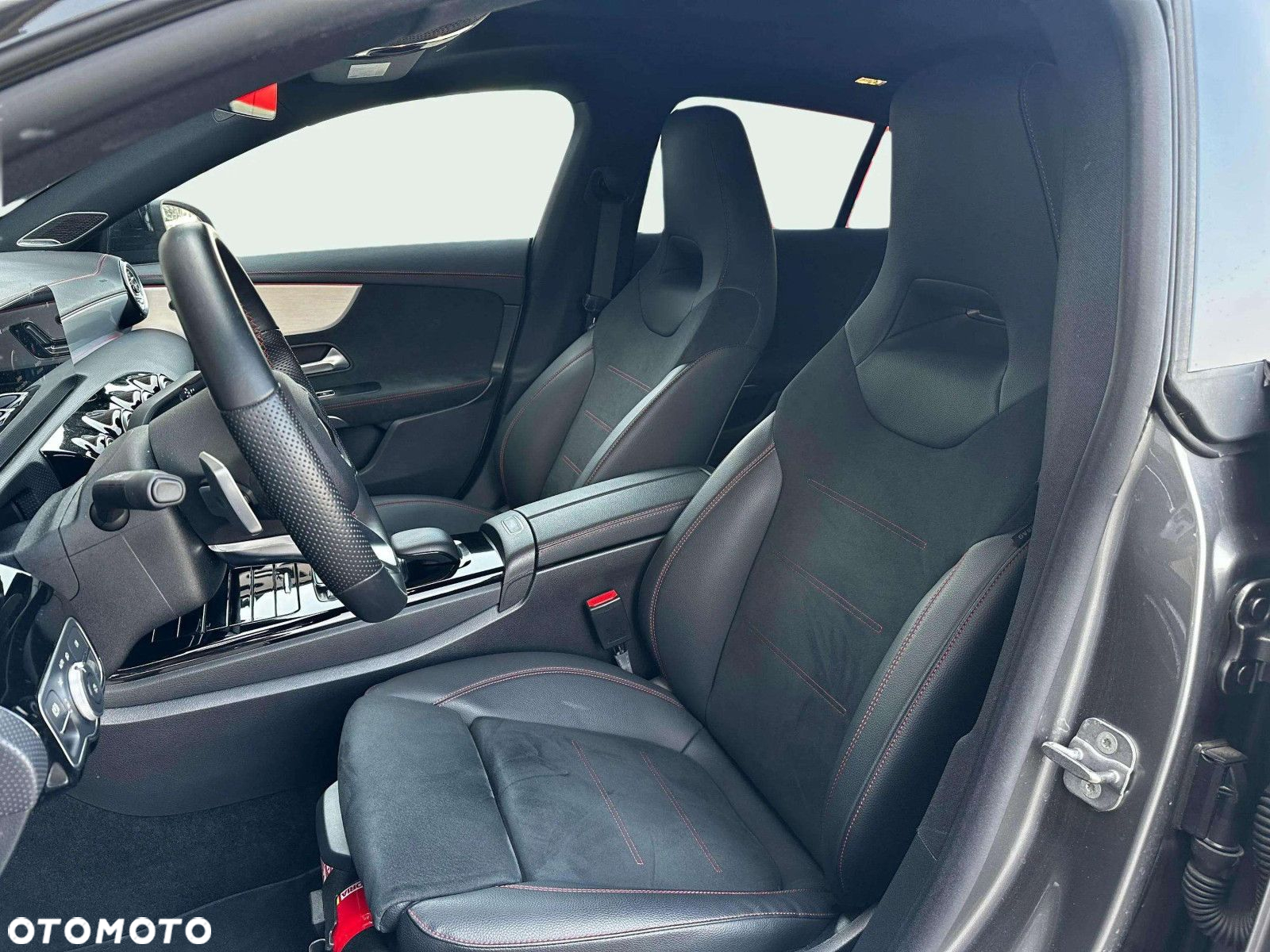 Mercedes-Benz CLA - 10