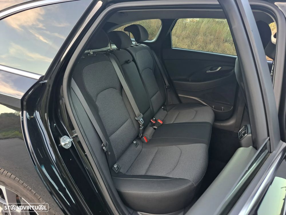 Hyundai i30 SW 1.0 T-GDI 48V-Hybrid DCT Select - 34