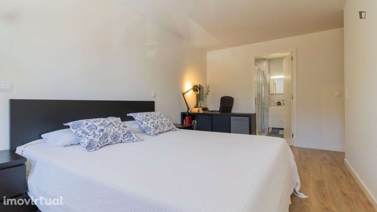 Apartamento com 3 quartos - localizado em Ramalde Porto - Grande imagem: 5/29