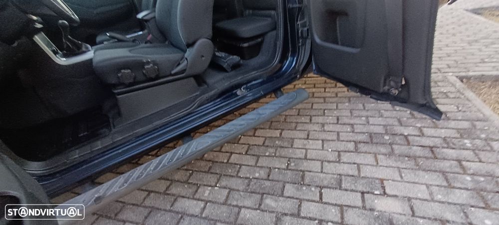 Nissan Navara 2.5 dCi KC SE 4WD - 24