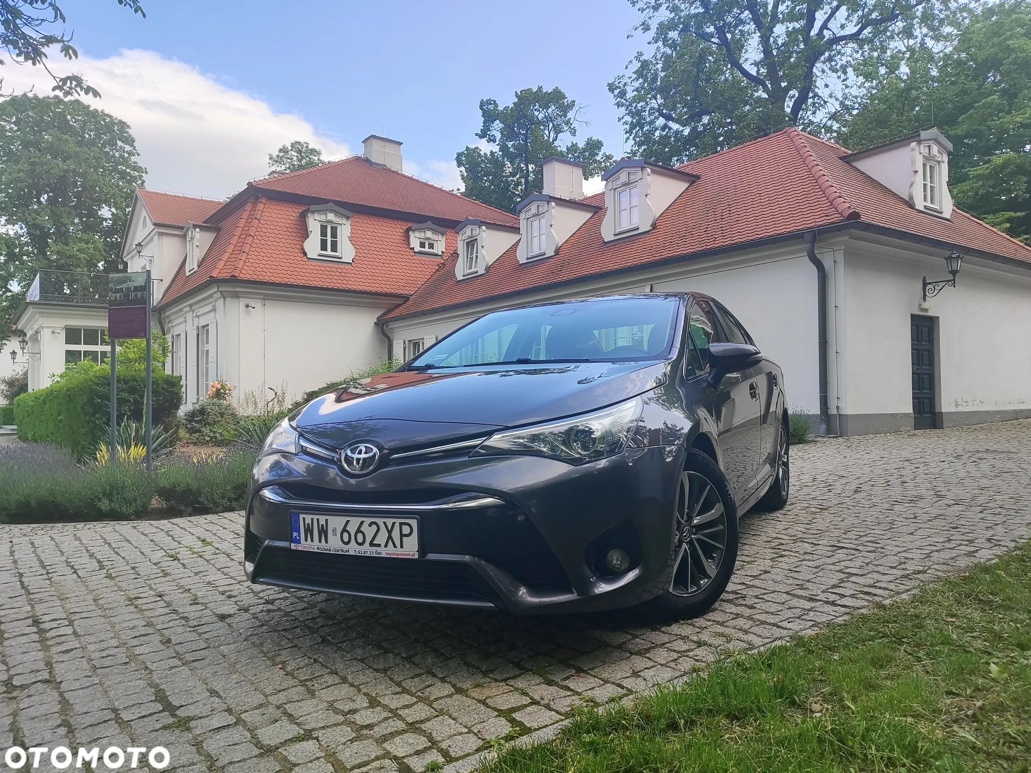 Toyota Avensis - 1