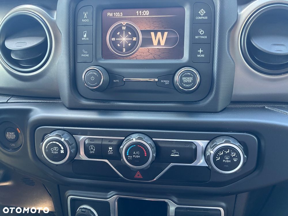Jeep Wrangler 2.0 T-GDI Hardtop AWD Automatik Sport - 32