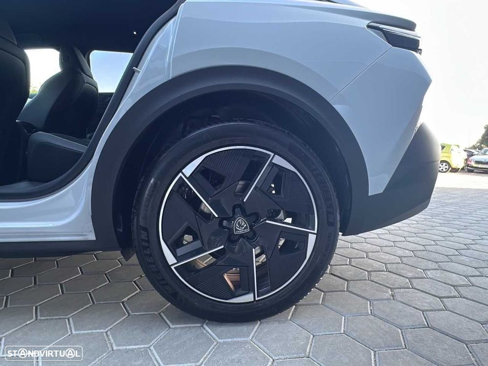 Peugeot e-408 58 kWh GT — fotografia 11