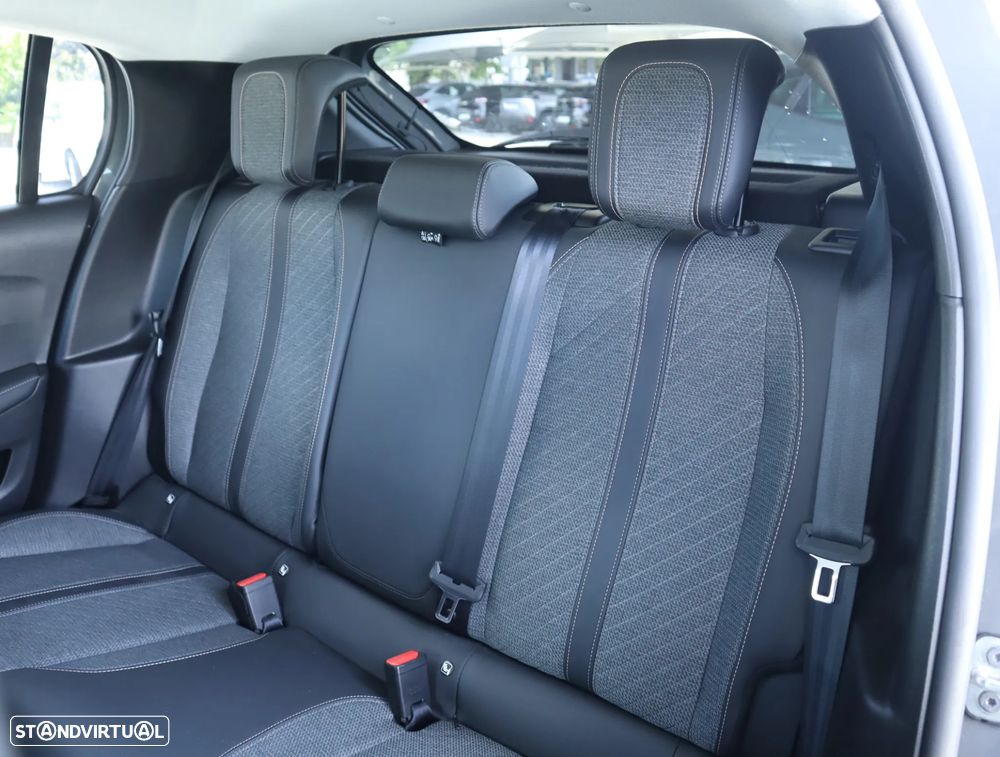Peugeot 208 1.2 Hybrid Allure e-DCS6 - 24