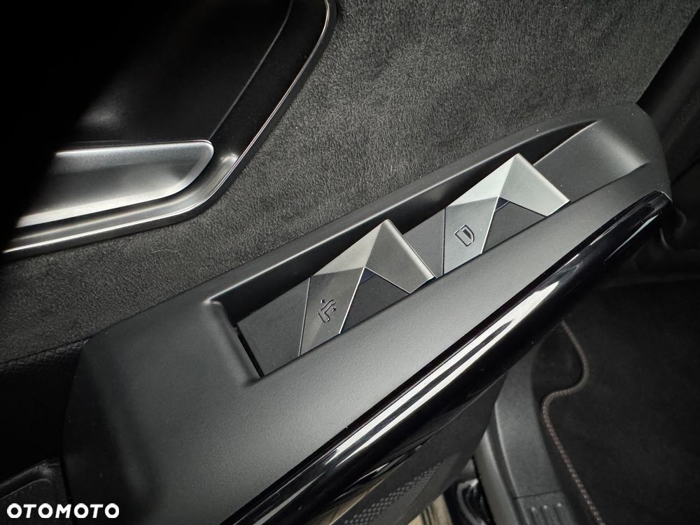 DS Automobiles DS 7 Crossback 1.6 PureTech Performance Line + - 22
