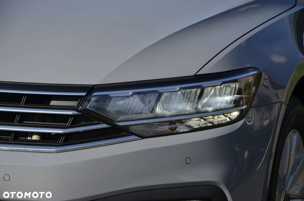 Volkswagen Passat - 20