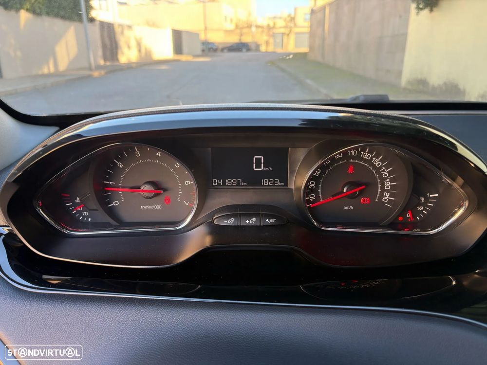 Peugeot 208 1.2 VTi Active - 6