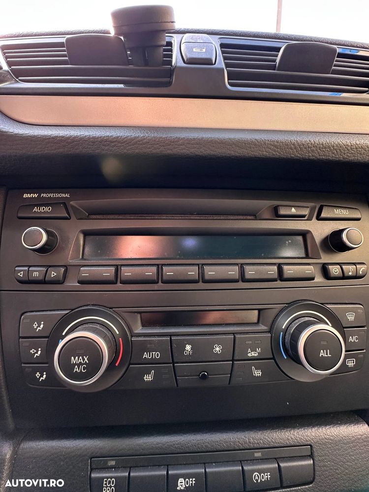 BMW X1 sDrive18d xLine - 9