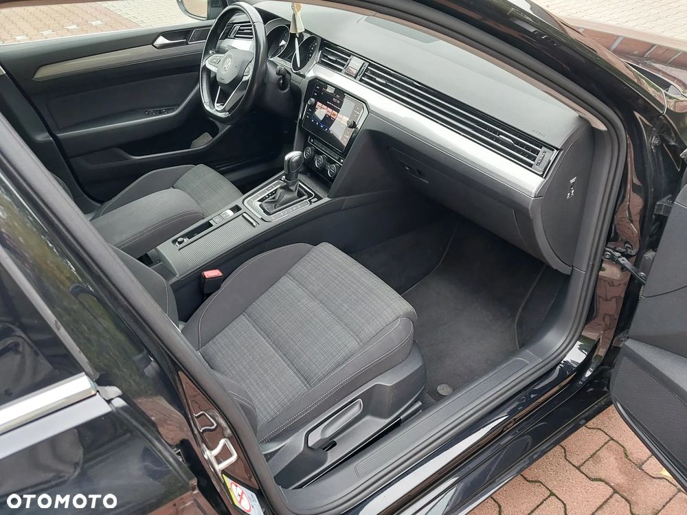 Volkswagen Passat 2.0 TDI Business DSG - 9